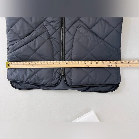 Jos. A Bank Men’s Dark Gray Quilted Puffer Vest. Size Medium. - Picture 6 of 10